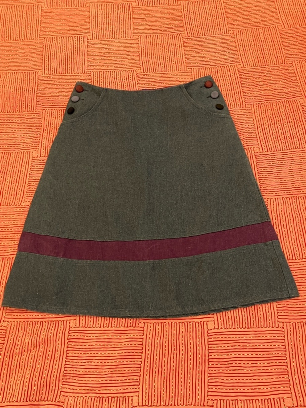 Vintage Canadian made A-Line blue denim Skirt with Plum linen Accent and pockets